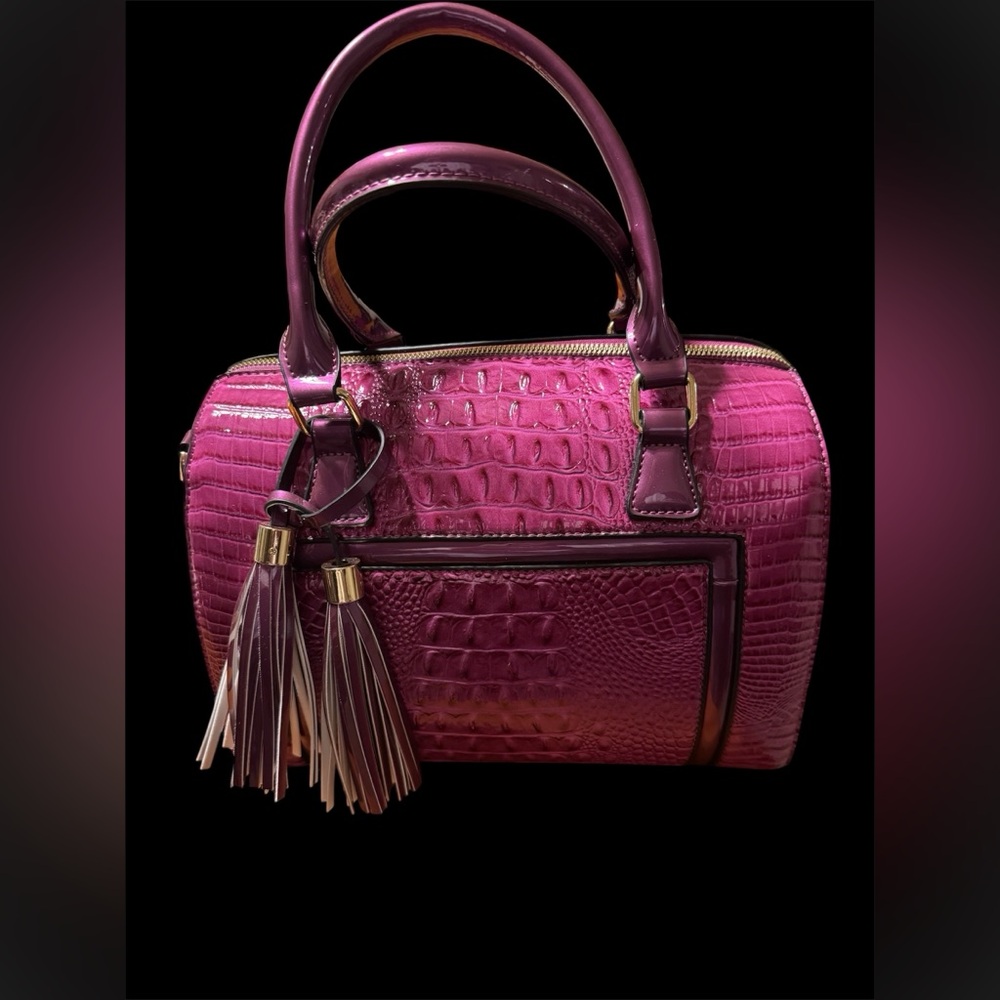🔥🔥Purple Faux Croc Dr Bag. Comes with crossbody strap. NWOT. Beautiful bag🔥🔥